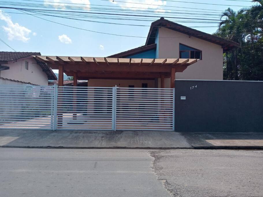 Casa Estilo Minimalista Em Ubatuba Villa Kültér fotó